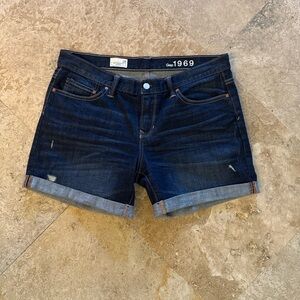 Gap shorts size 28
